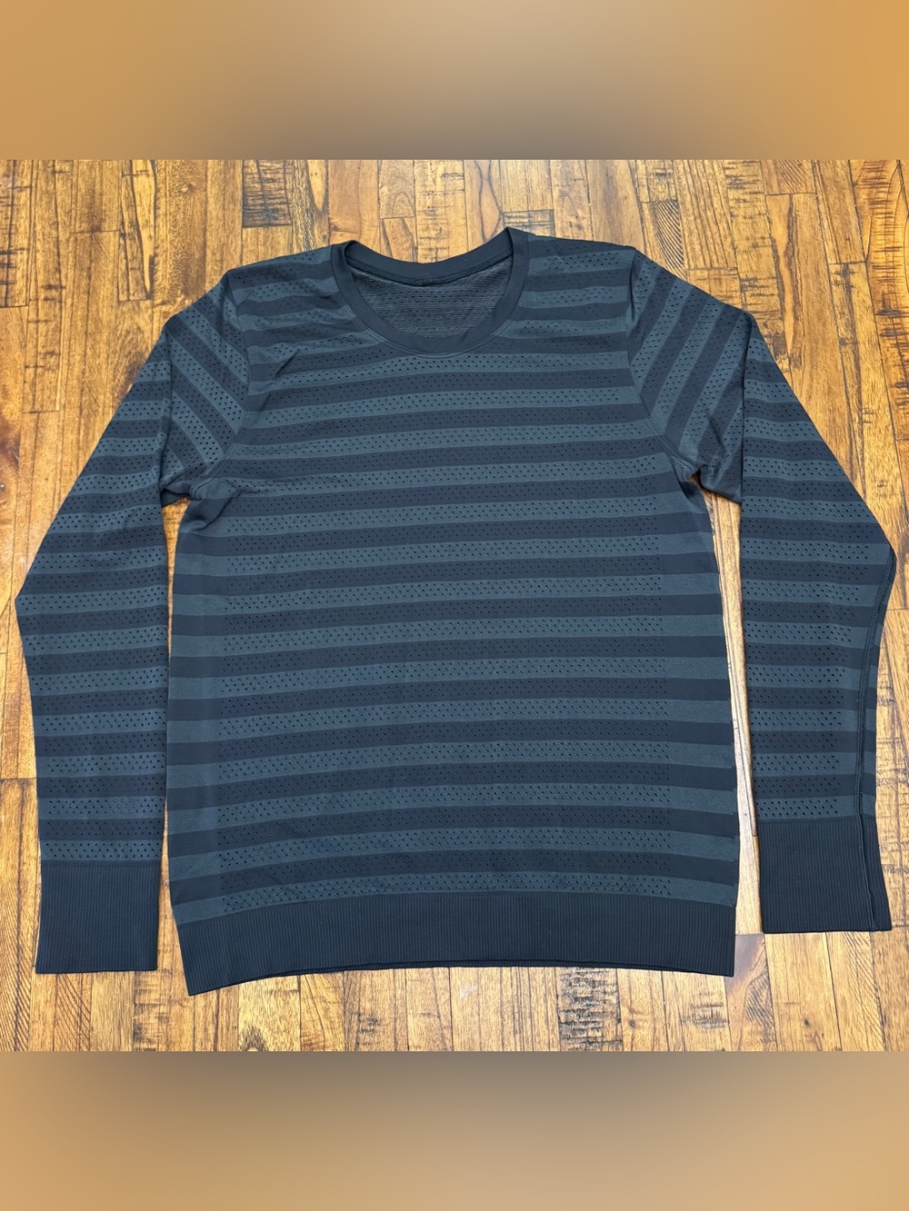 Lululemon Breeze By Long Sleeve Top - Black & Charcoal Gray No Size Tag